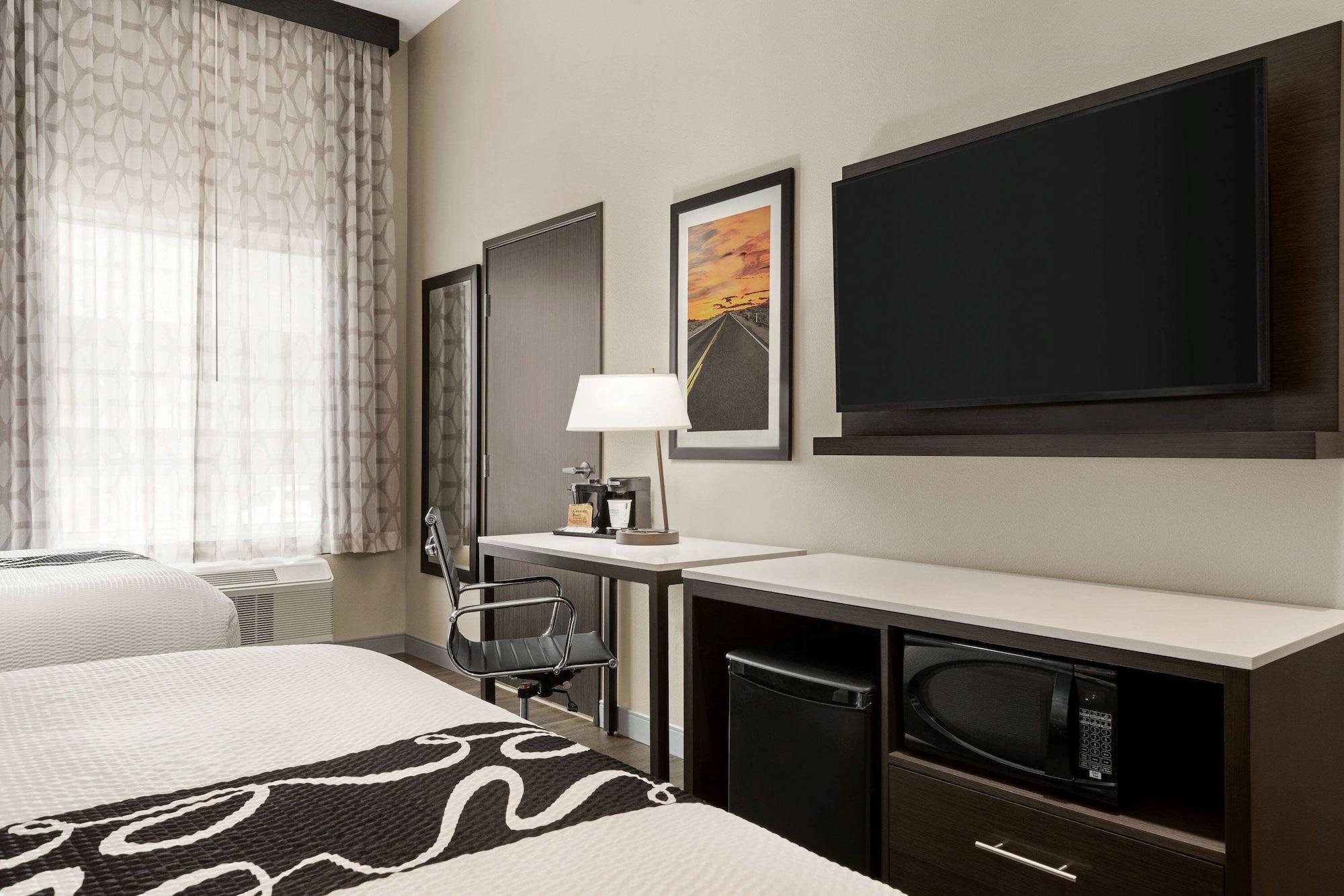 Super 8 by Wyndham San Bernardino Hotel Bagian luar foto