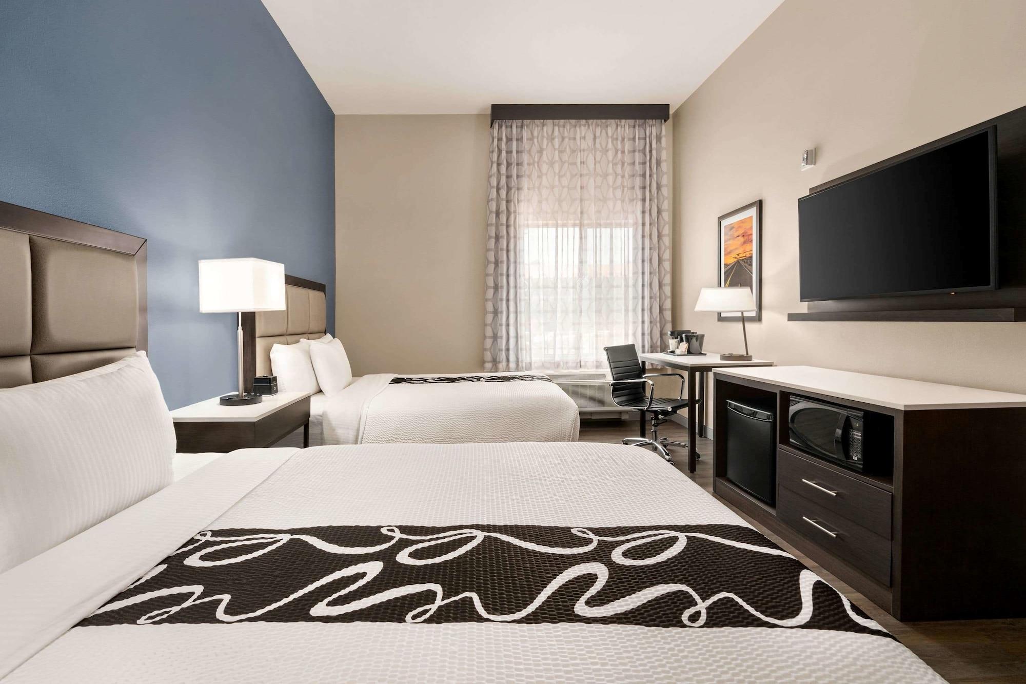 Super 8 by Wyndham San Bernardino Hotel Bagian luar foto
