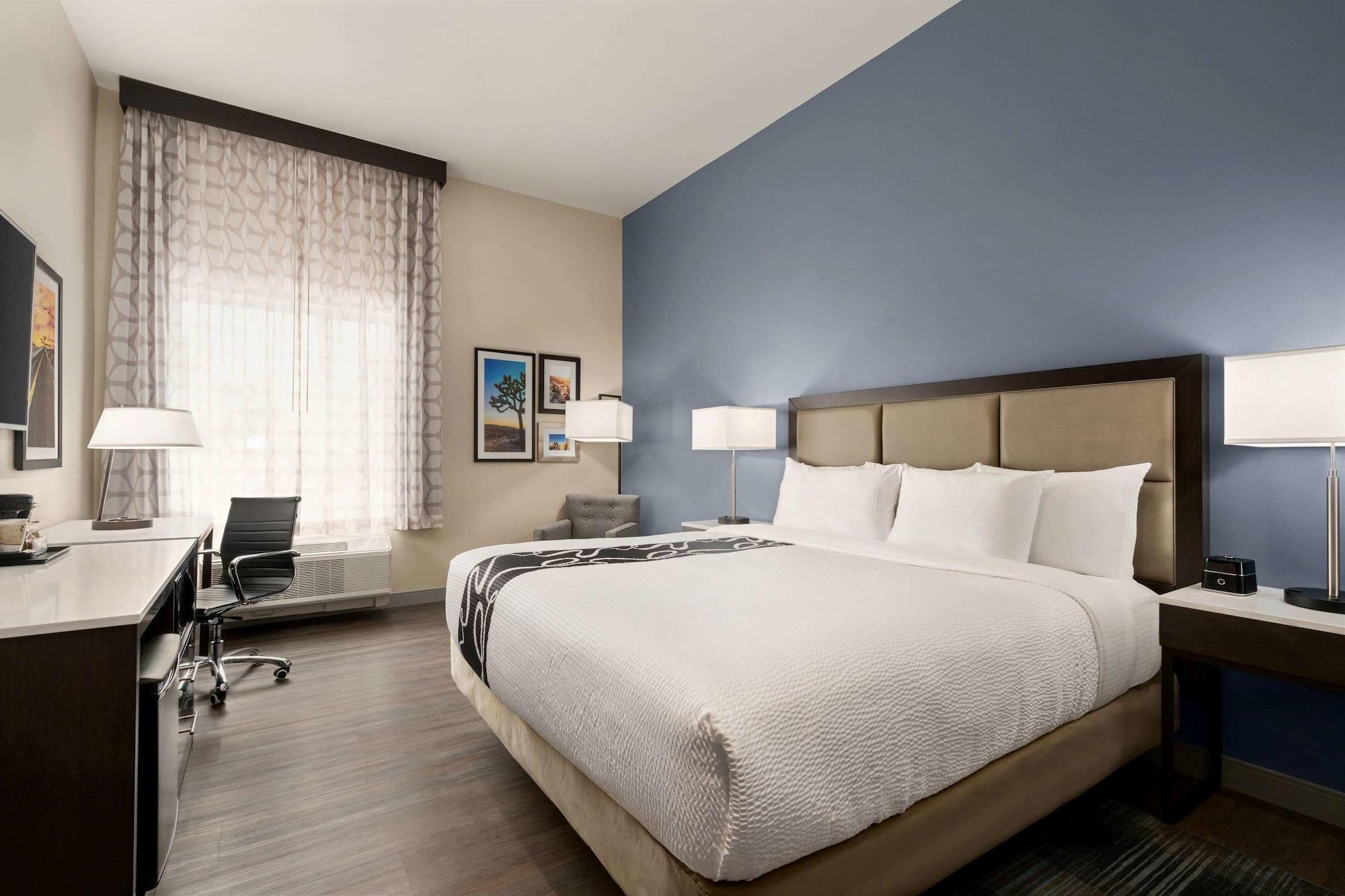 Super 8 by Wyndham San Bernardino Hotel Bagian luar foto