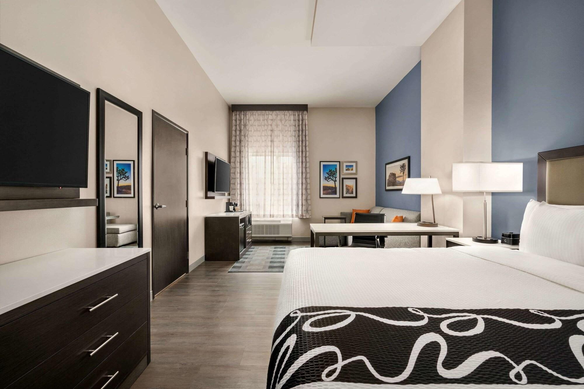 Super 8 by Wyndham San Bernardino Hotel Bagian luar foto