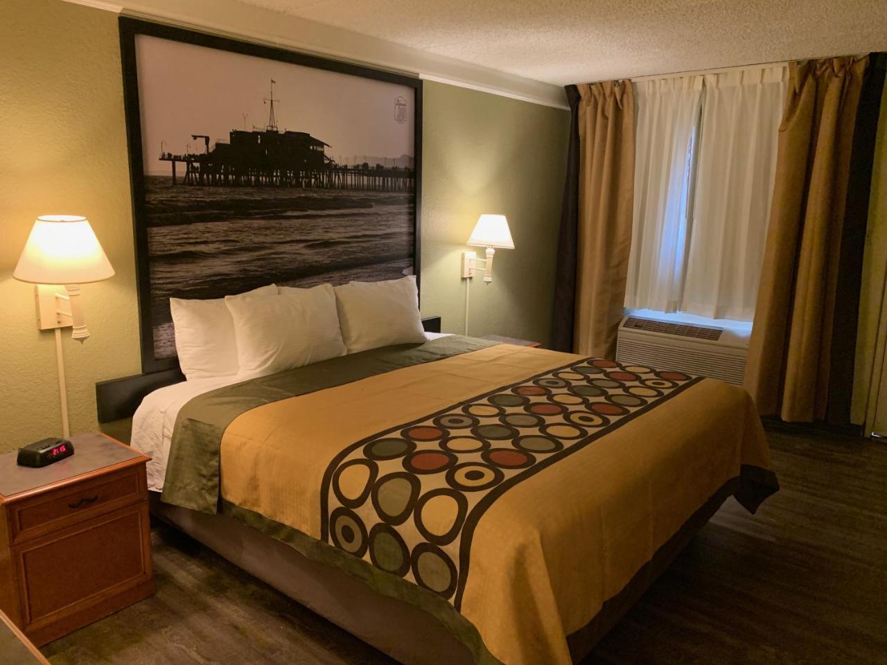 Super 8 by Wyndham San Bernardino Hotel Bagian luar foto